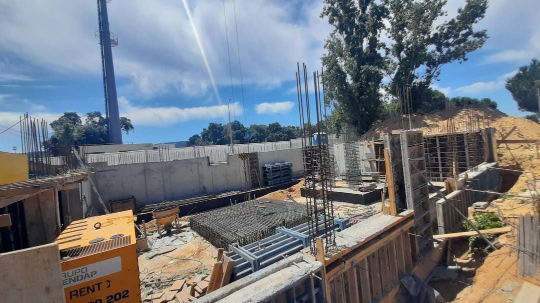Obra do Jardins do Anjo · estrutura e ferro, Maio 2026