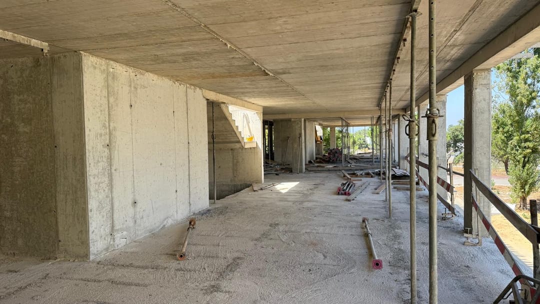 Obra do Jardins do Anjo · interior de uma fração em construção, Agosto 2026